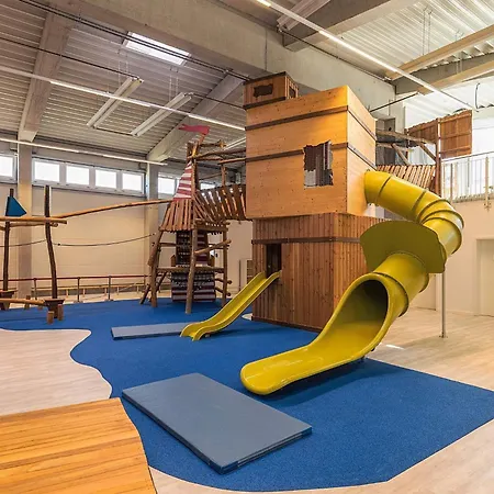 6 Person In Apartament *