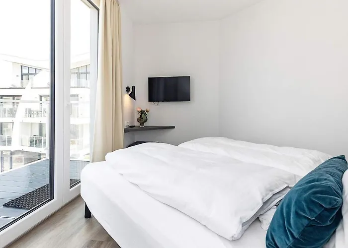 6 Person In Apartment *